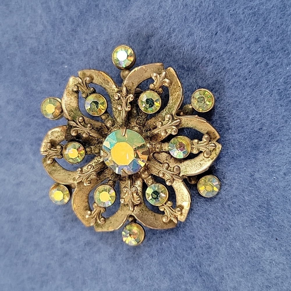 VINTAGE Flower Brooch with Iridescent Crystals
